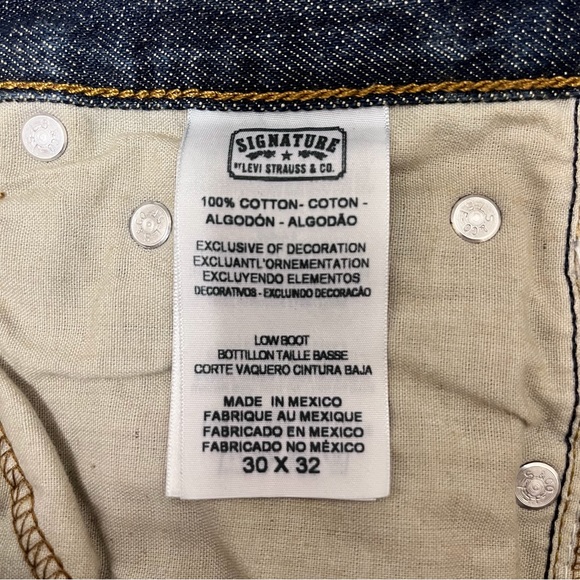 Signature By Levi Strauss Low Boot Jeans Size 30 x 32 - Picture 5 of 5